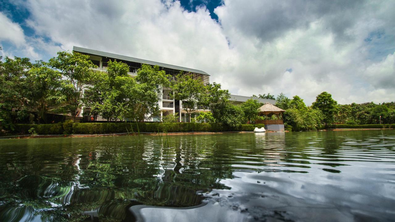 Kohinoor Hotel Alwaye Ngoại thất bức ảnh