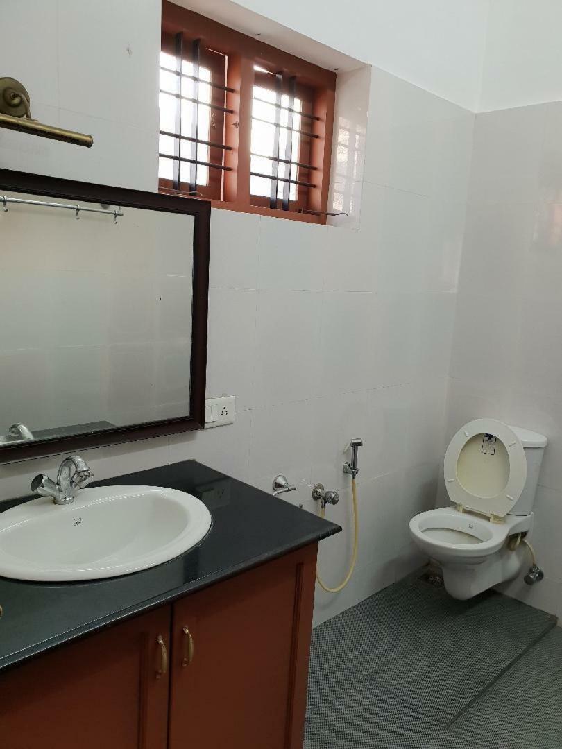 Kohinoor Hotel Alwaye Ngoại thất bức ảnh